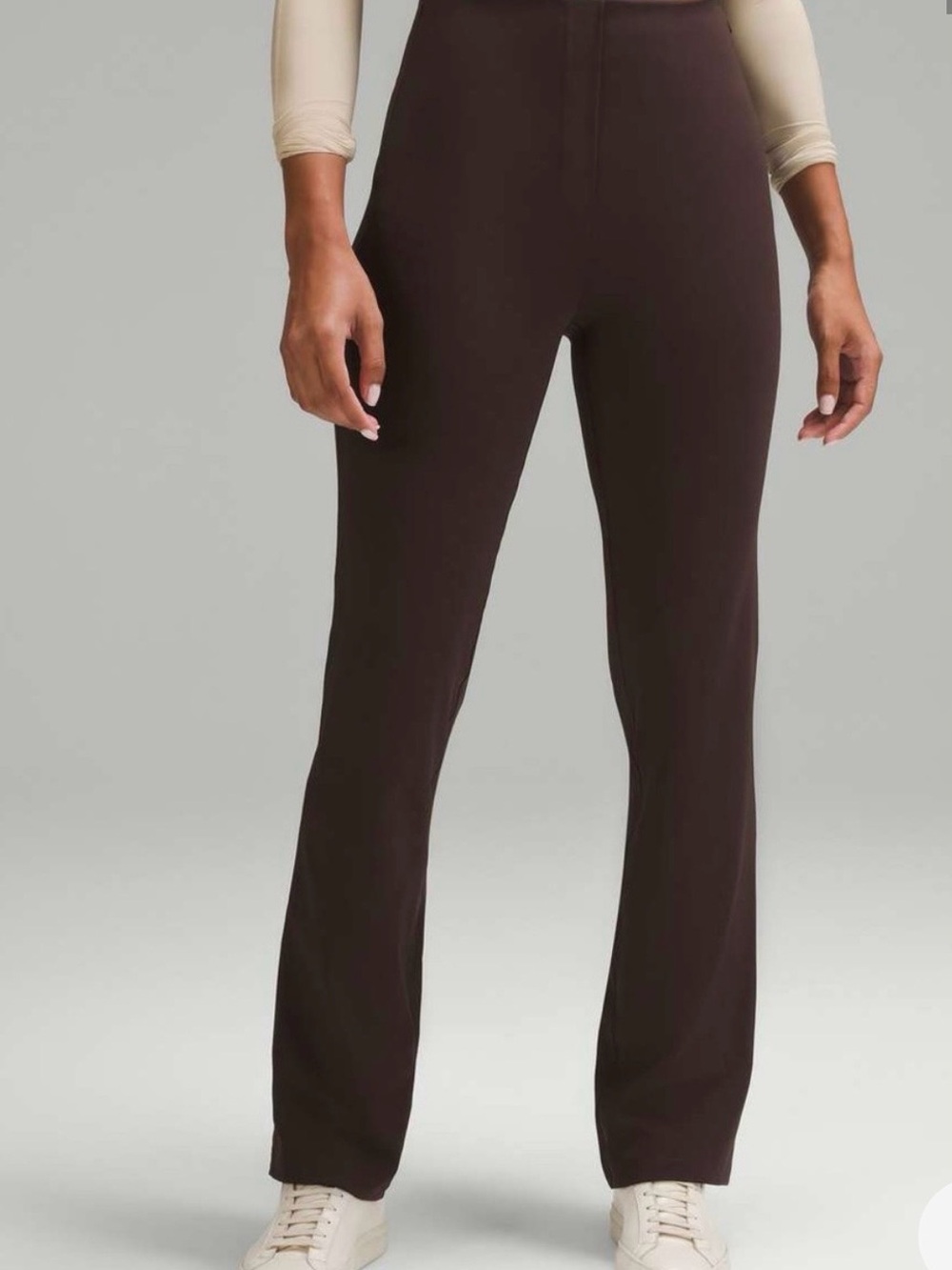 Lululemon Size 8 Pull On High -Rise Pants in espresso - excellent condition